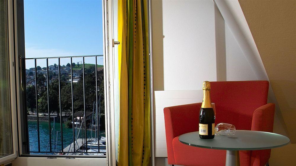 Am Hotel Weggis