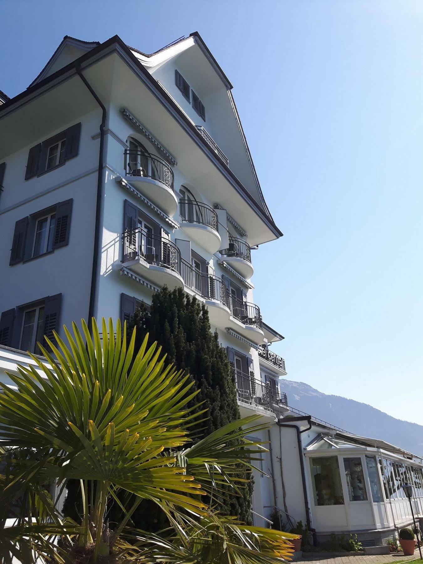 Am Hotel Weggis