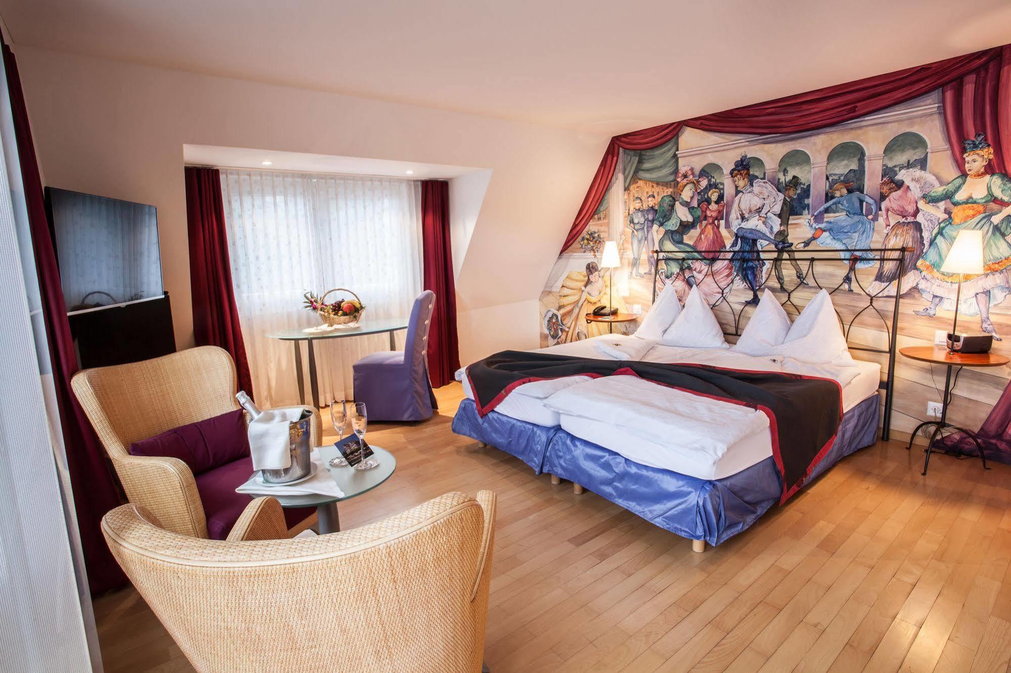 Am Hotel Weggis